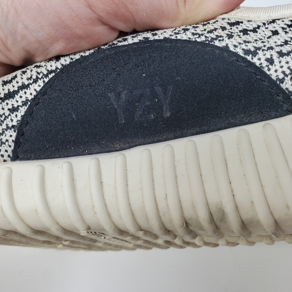 Adidas yeezy turtle dove first Gen sneakers - Picture 8 of 9